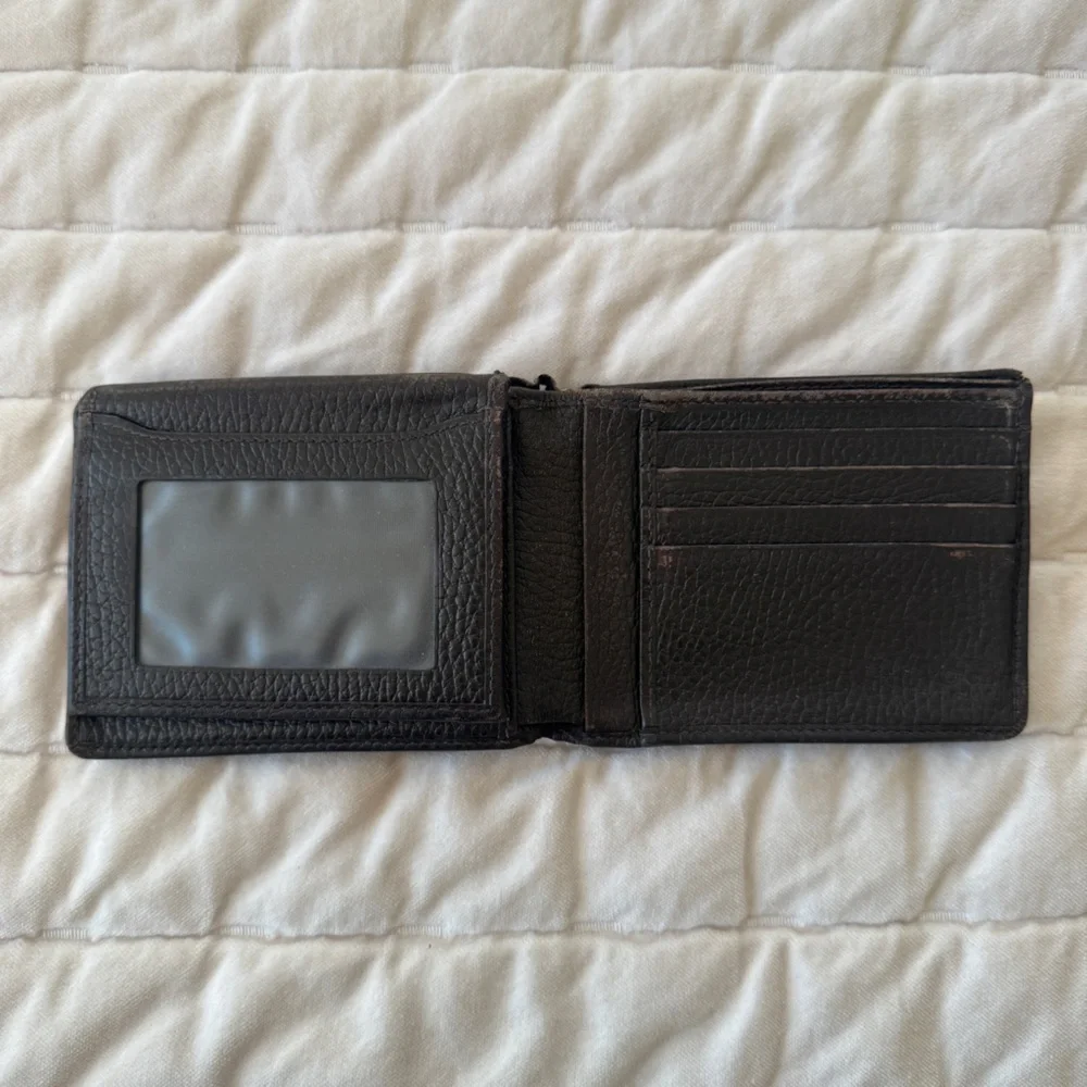GUCCI VINTAGE LOGO PLATE GG SOFT EMBOSSED LEATHER WALLET BIFOLD BROWN